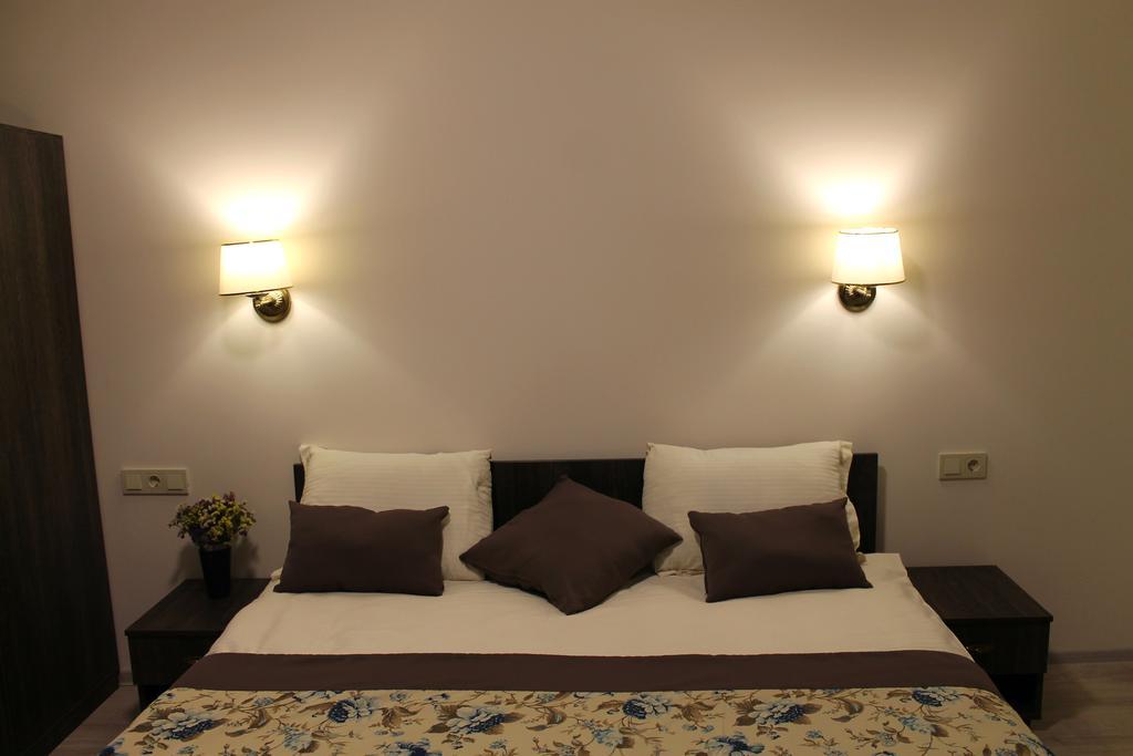 Non-Stop Economy Hotel Boryspil Bagian luar foto