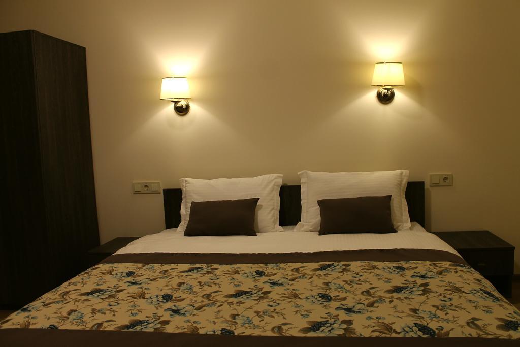 Non-Stop Economy Hotel Boryspil Bagian luar foto