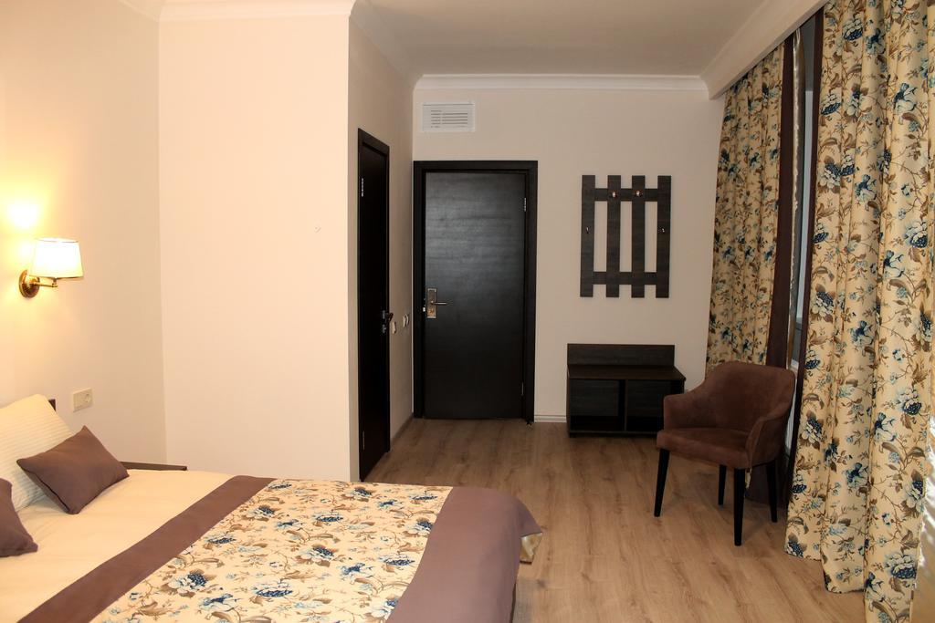 Non-Stop Economy Hotel Boryspil Bagian luar foto