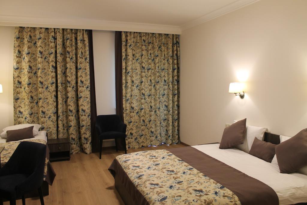 Non-Stop Economy Hotel Boryspil Bagian luar foto