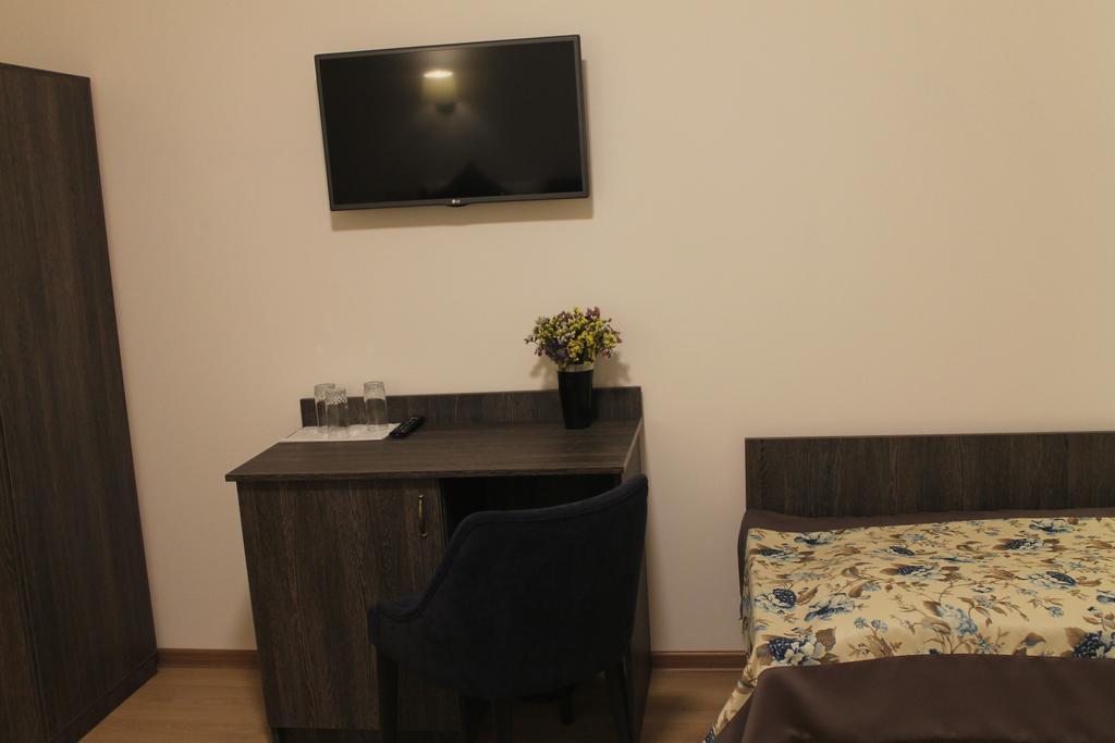 Non-Stop Economy Hotel Boryspil Bagian luar foto