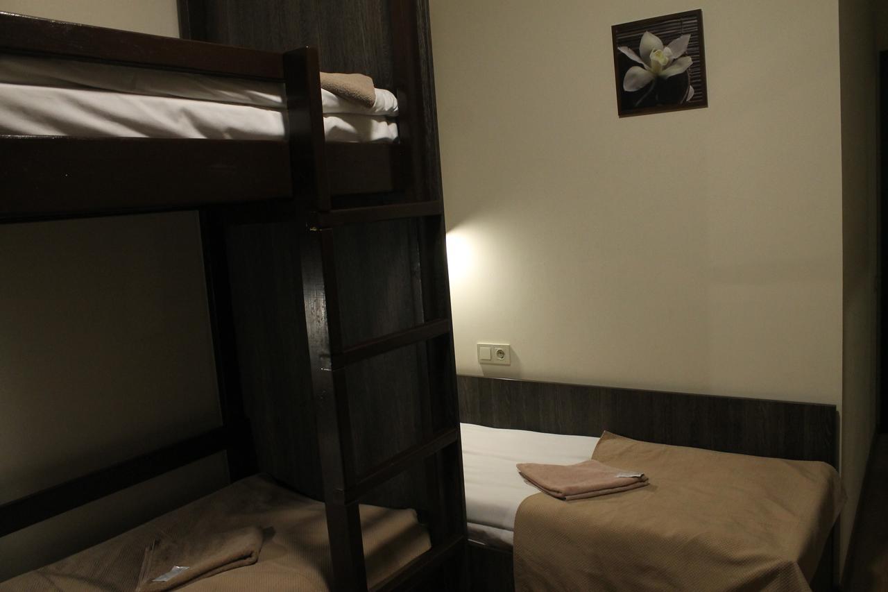 Non-Stop Economy Hotel Boryspil Bagian luar foto