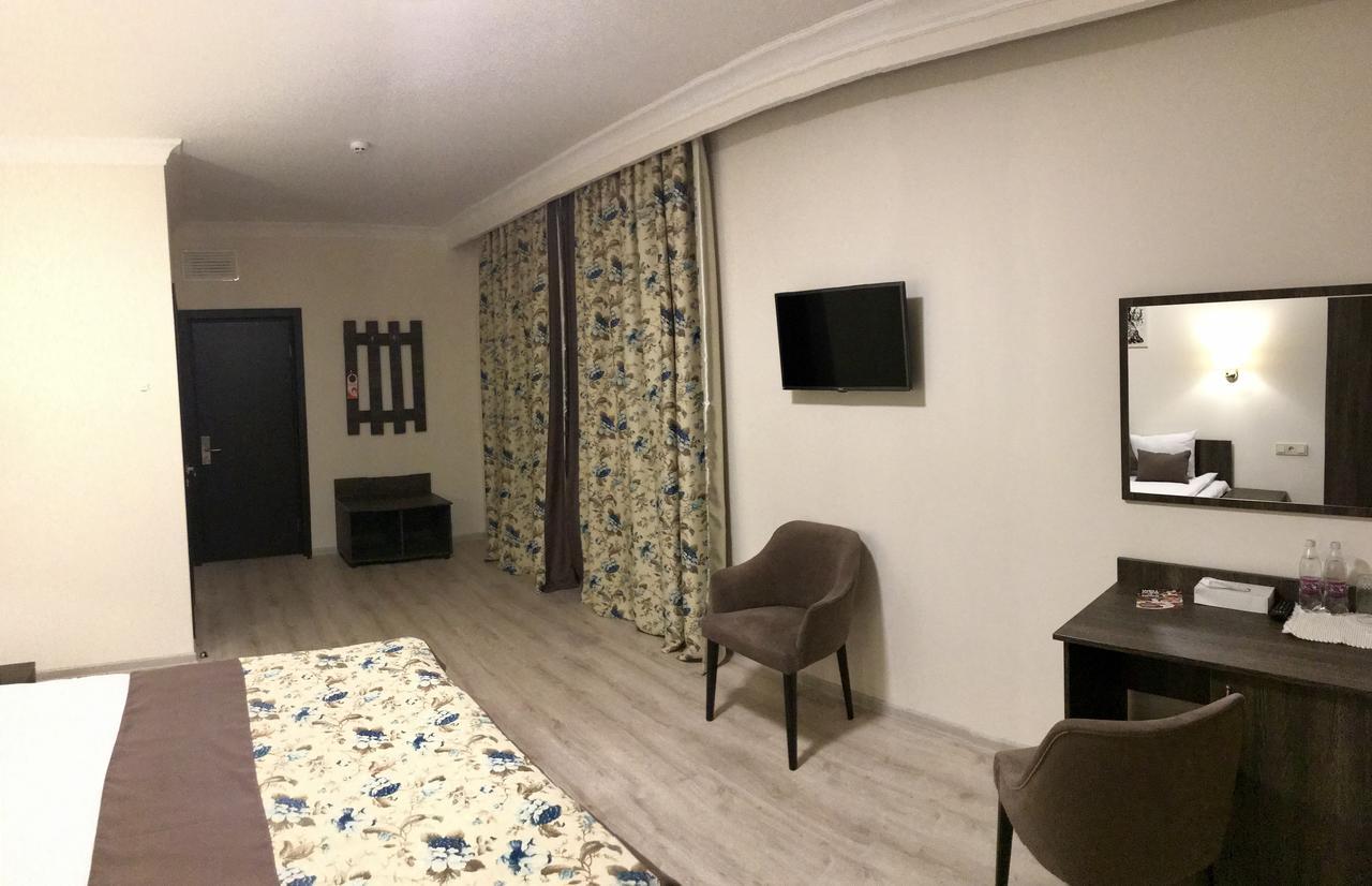 Non-Stop Economy Hotel Boryspil Bagian luar foto