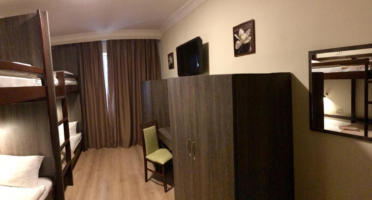 Non-Stop Economy Hotel Boryspil Bagian luar foto