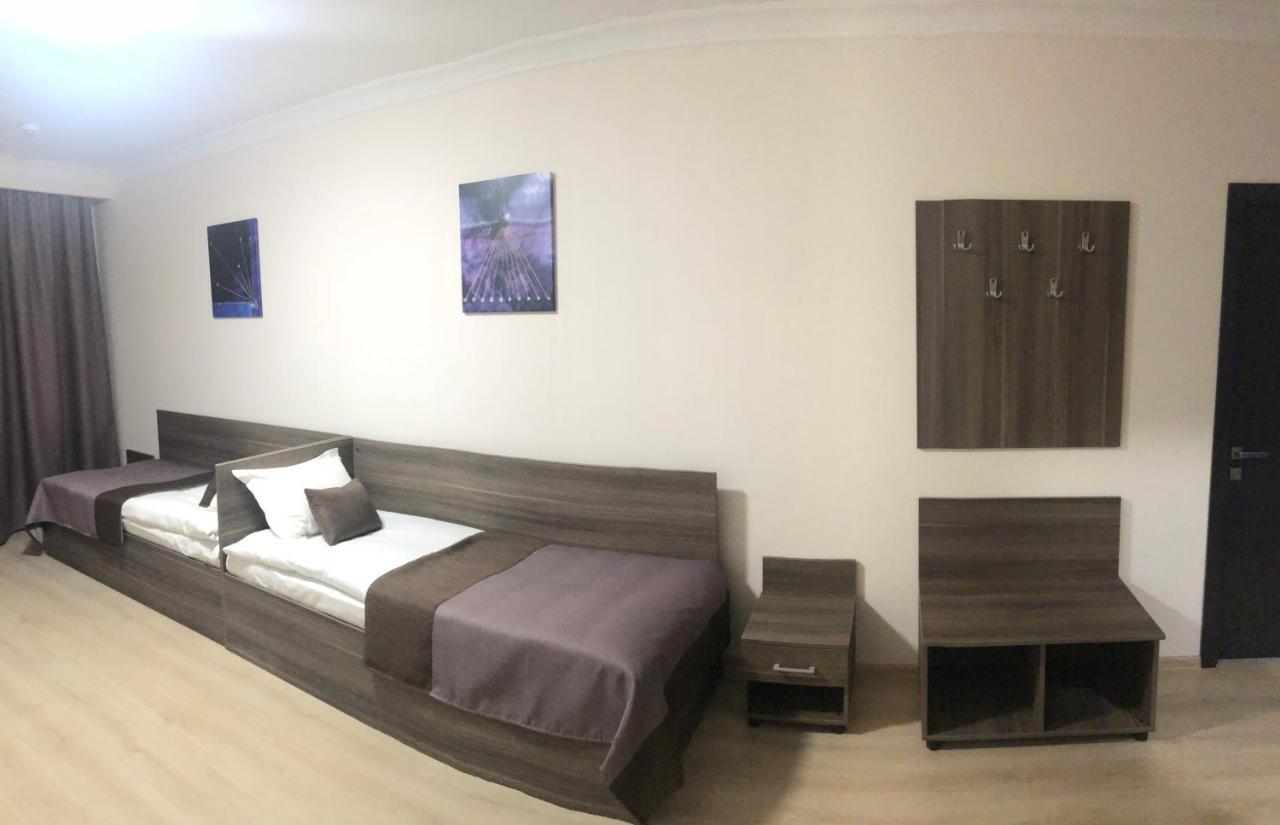 Non-Stop Economy Hotel Boryspil Bagian luar foto